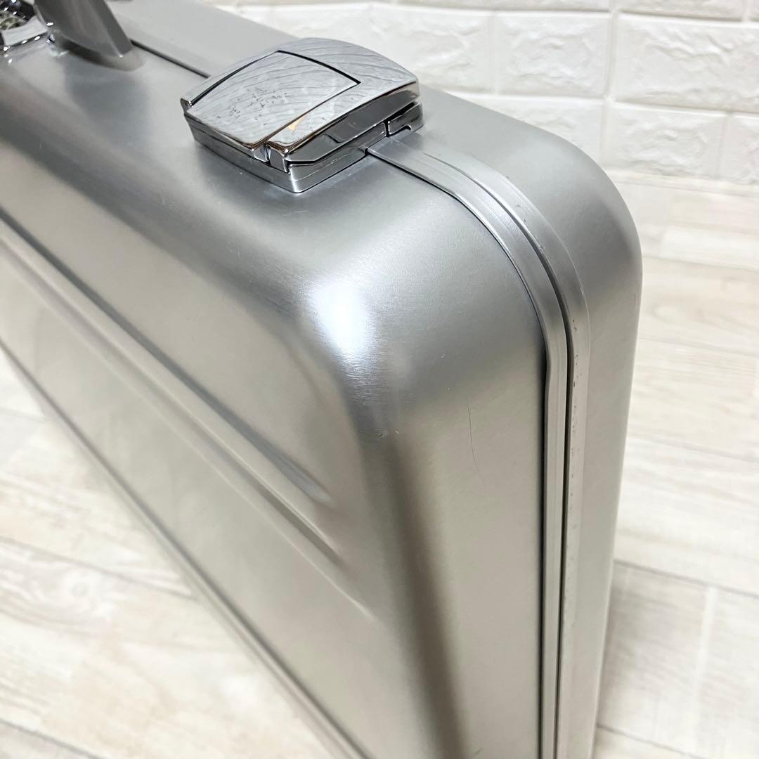 ゼロハリバートン　エリート　アタッシュケース　ZERO HALLIBURTON