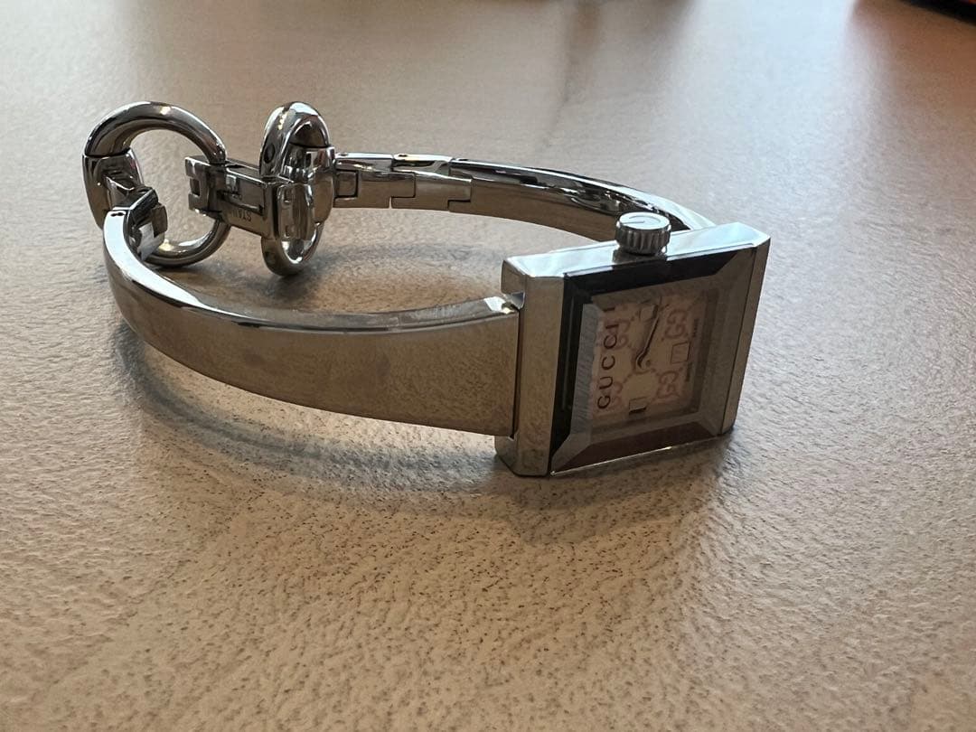 GUCCI クォーツ腕時計 シルバー/ピンク