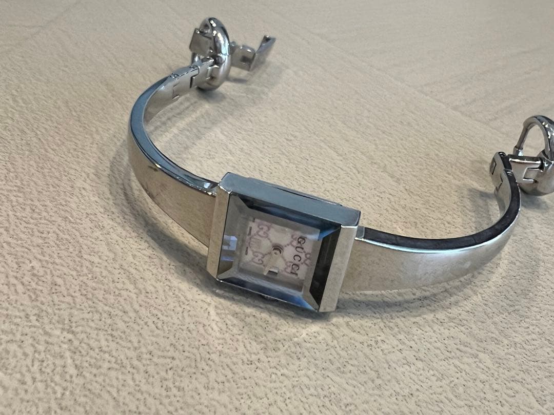 GUCCI クォーツ腕時計 シルバー/ピンク