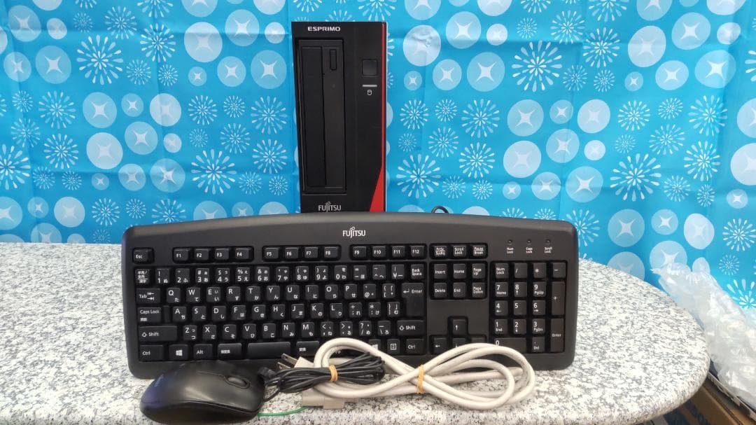 富士通ESPRIMO D583H Corei5 SSD Win11 Office