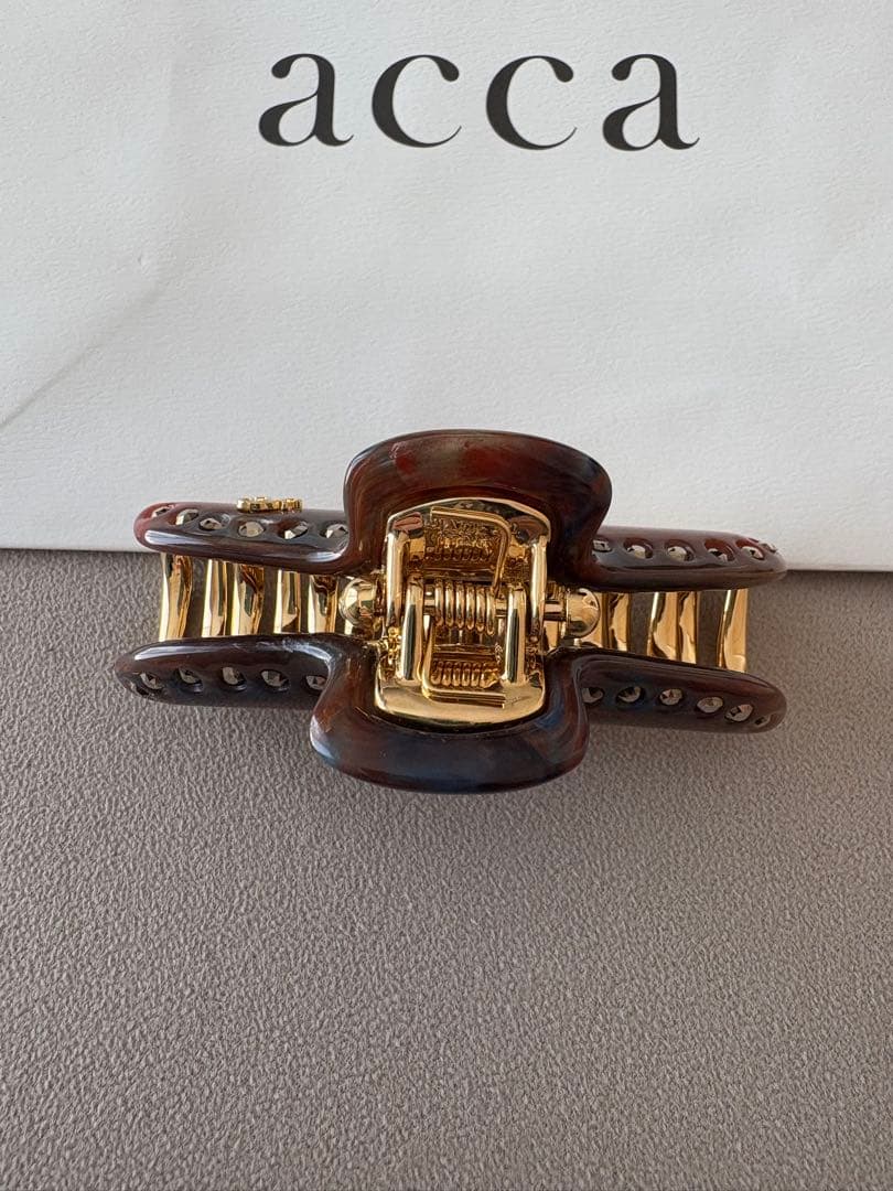 acca ティアラクリップ　Mサイズ