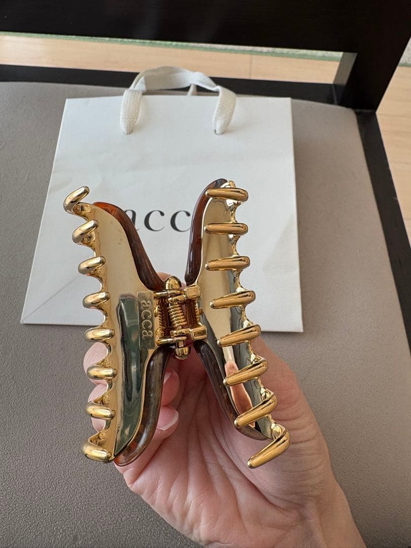 acca ティアラクリップ　Mサイズ