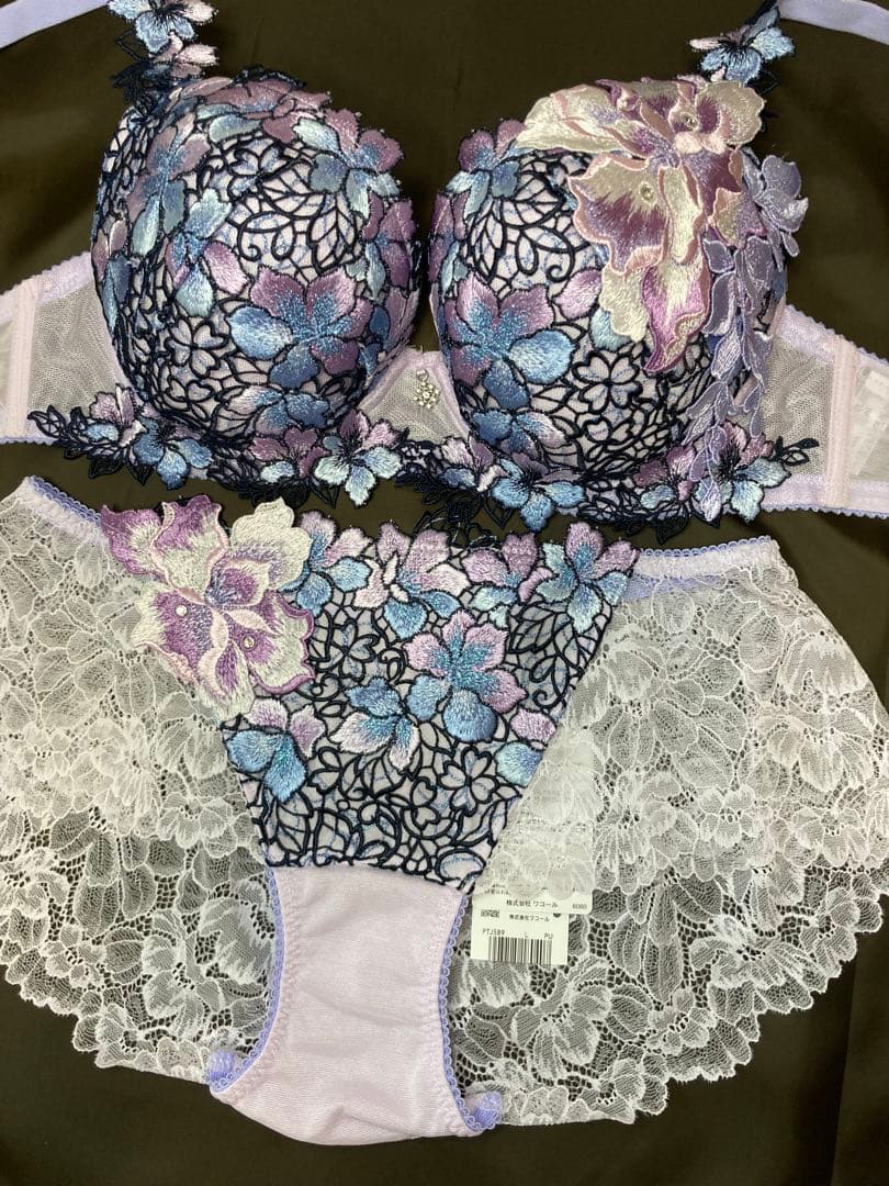 新品　ワコール　サルート　店舗限定　89G F70 ローライズL PU