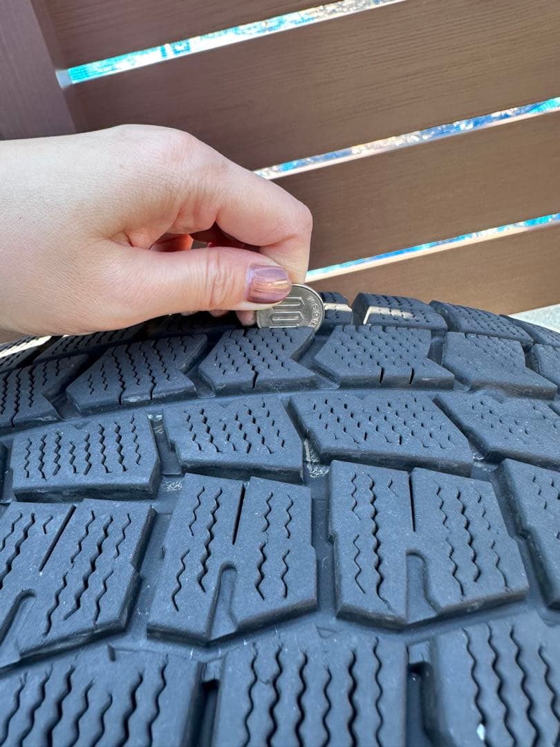 値下げ！MINIクロスオーバー F60スタッドレスタイヤ　４本セットDUNLOP