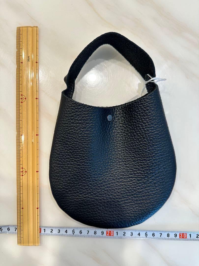 Hender Scheme 黒レザー ハンドバッグ