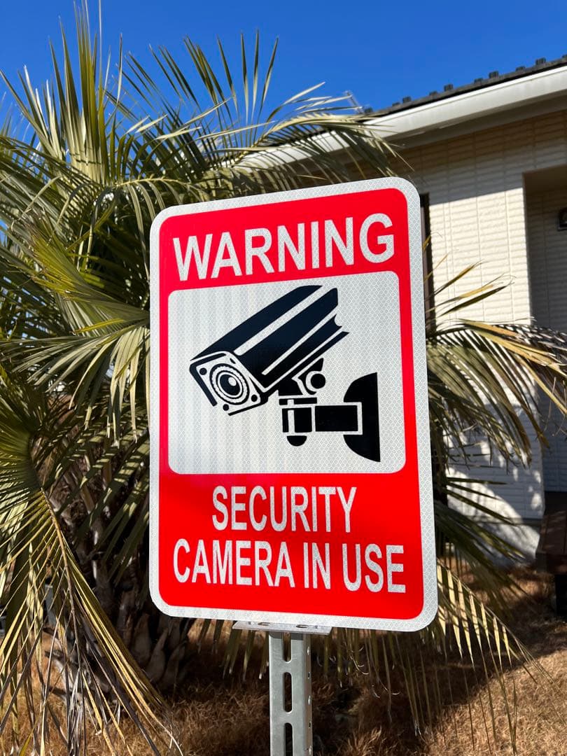 防犯カメラ　ロードサイン　赤