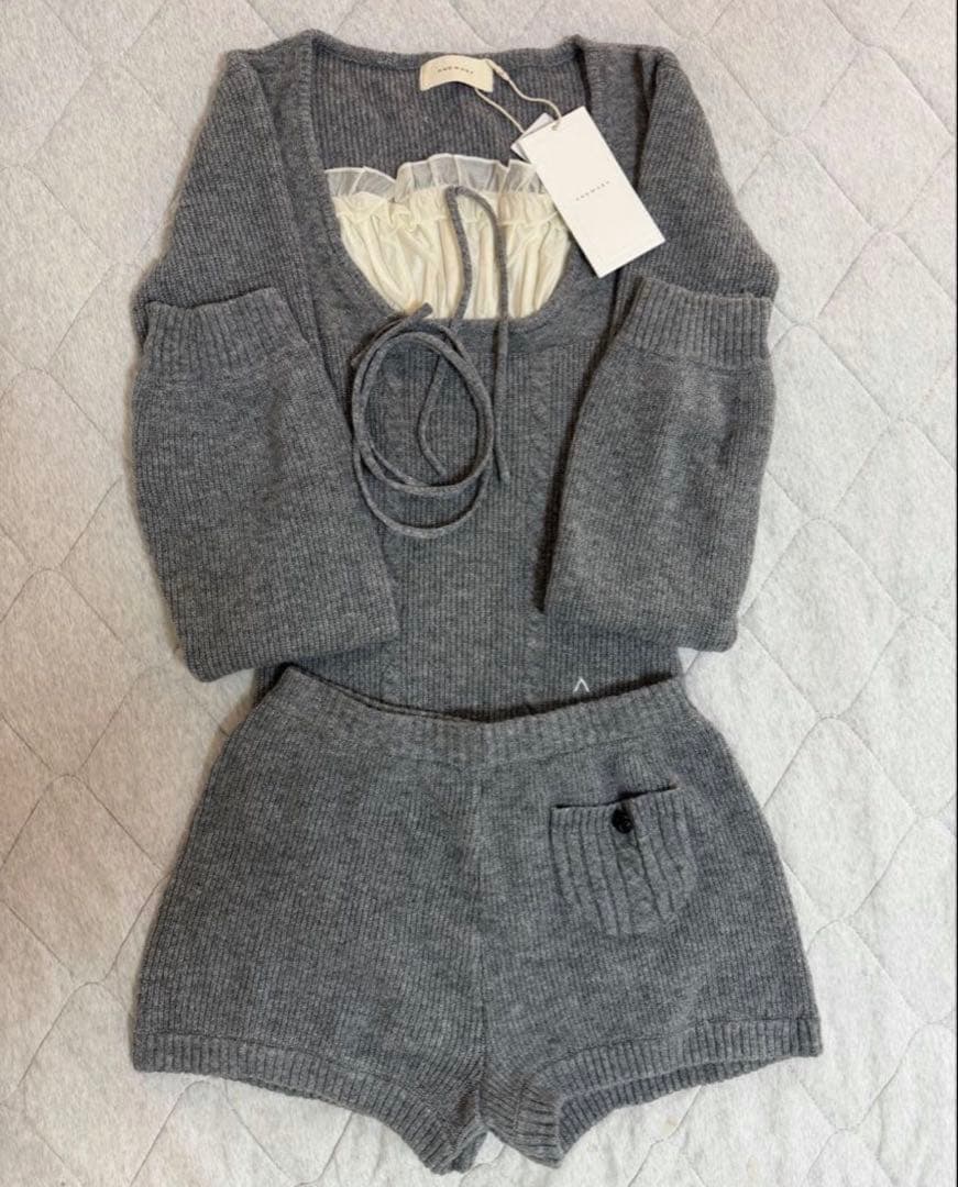 トップス andmary Raven gather setup gray