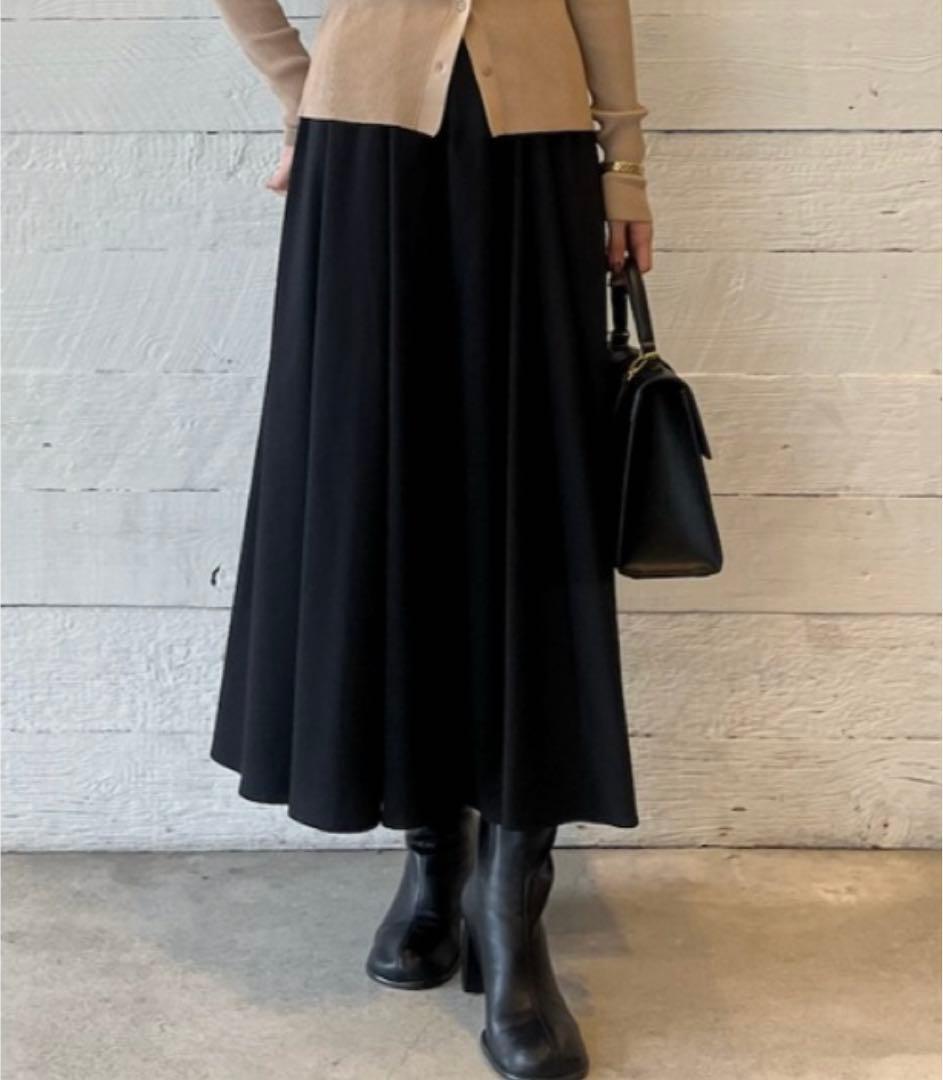 新品•未使用 Mila Owen ロングスカート（ブラック）