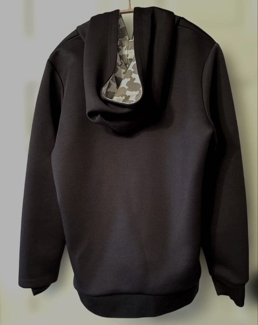 FILA×ウィンザーのコラボ　可愛いうさぎシリーズ　フード付きトレーナー