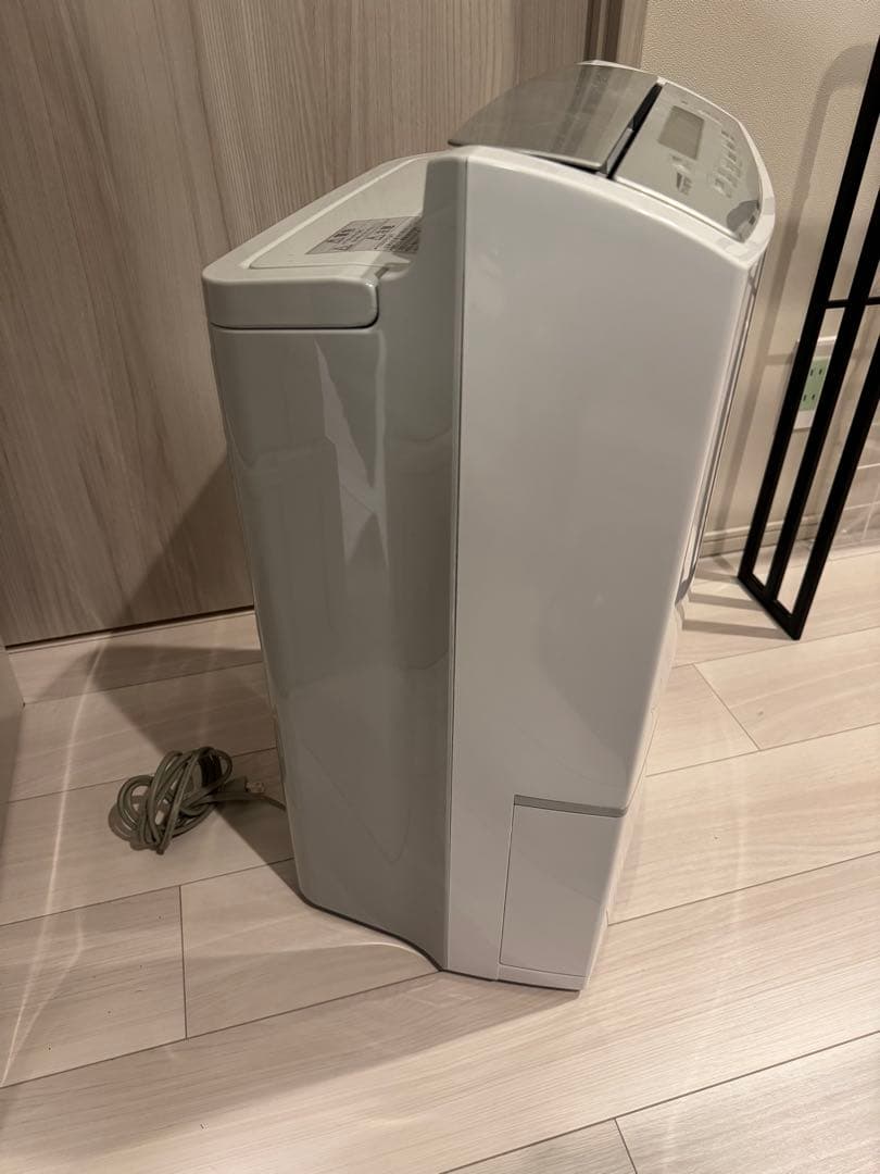 三菱衣類乾燥除湿機 MJ-PV250SX-W