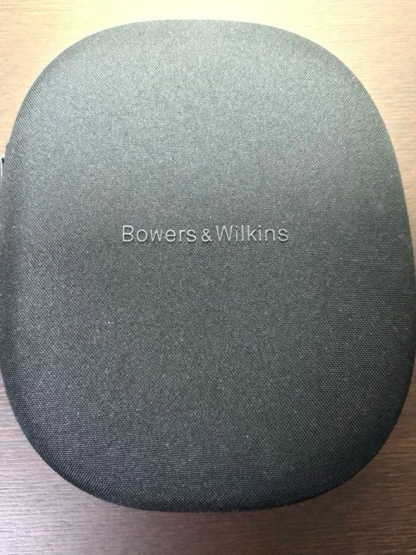 Bowers & Wilkins Px8ブラック