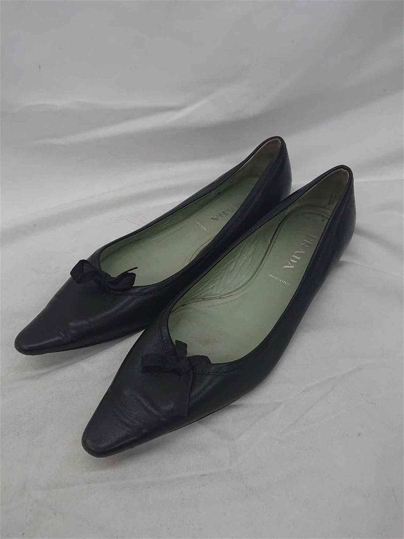 &プラダ バレエシューズ リボン レザー ブラック系 38 レディース
