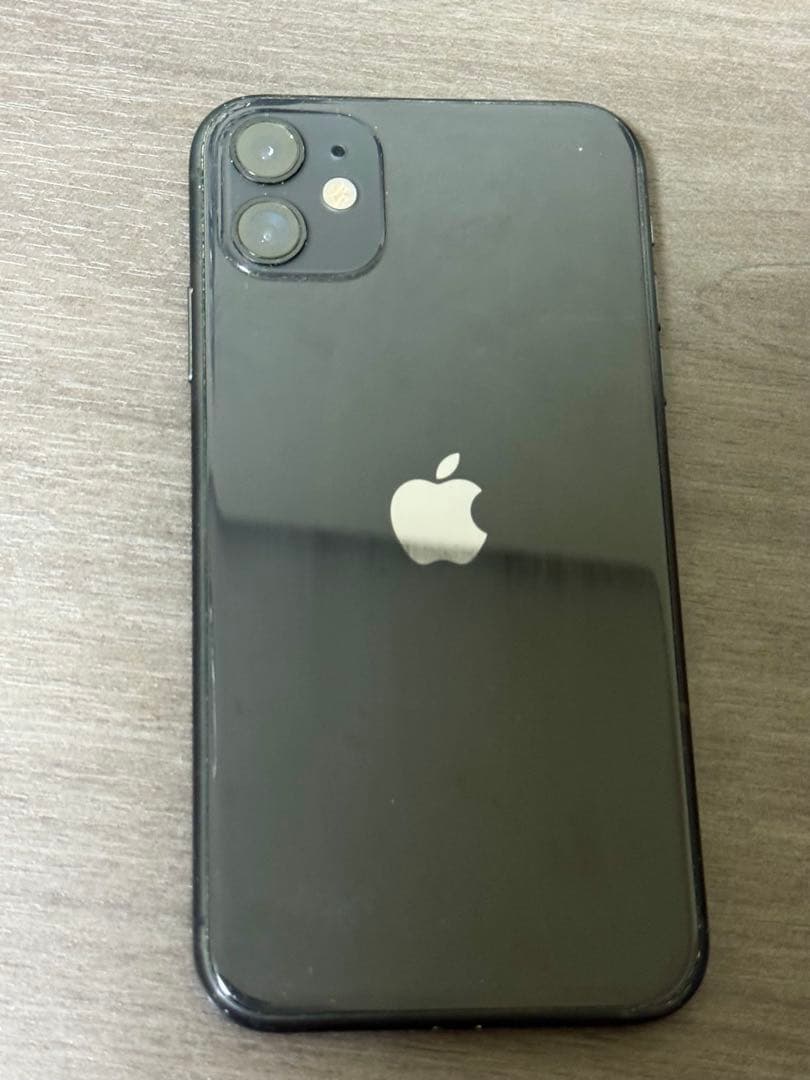 Apple iPhone 11 128GB ブラック 画面ひびあり