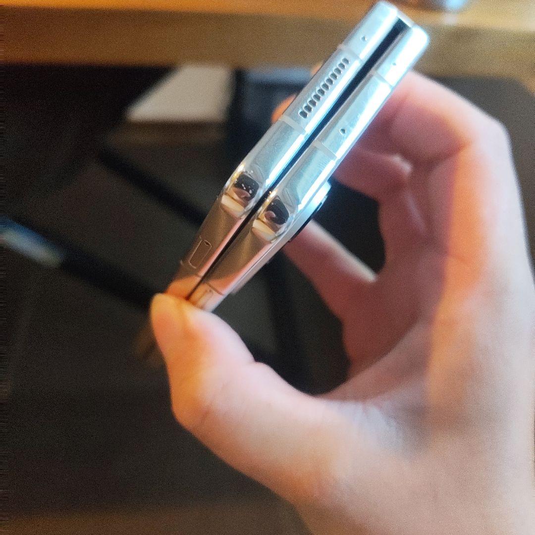 Samsung Galaxy Z Fold4 白色？ ケース 箱付き