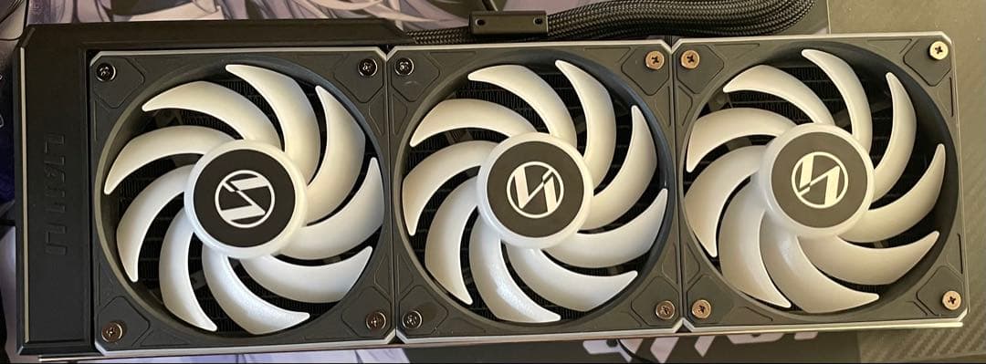 LIAN LI HydroShift LCD 360R 微ジャンク