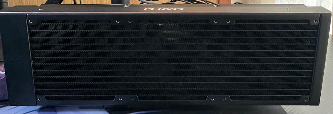 LIAN LI HydroShift LCD 360R 微ジャンク