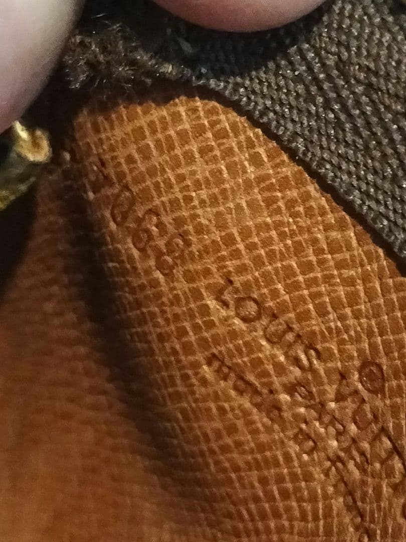 ポシェットクレ　ルイヴィトン　モノグラム　ケース　小銭入れ