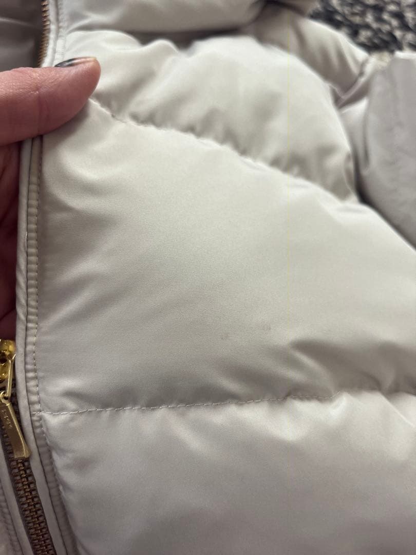 PASSIŌNEライトグレージュ フード付き ダウンジャケット