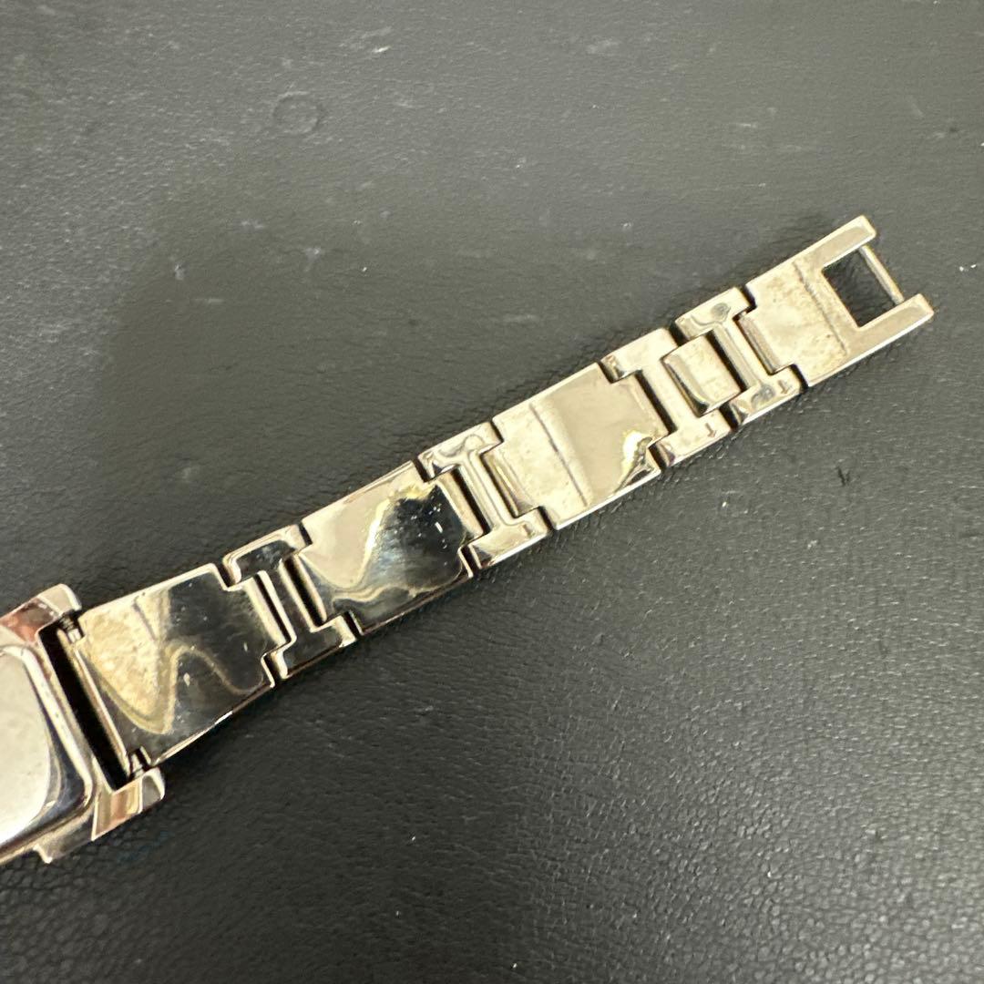 ★稼働中YSLメンズ腕時計★ロゴ入りスクエアフェイス ステンレスベルト