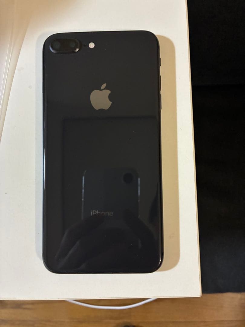 Apple iPhone 8 Plus ブラック６４ＧＢ