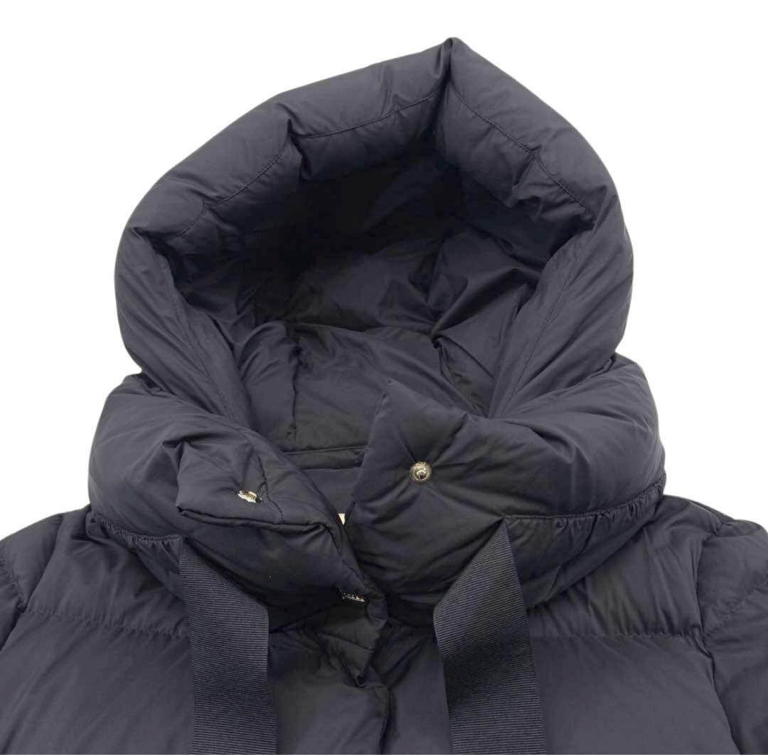 ヘルノフード付きロング丈ダウンジャケット