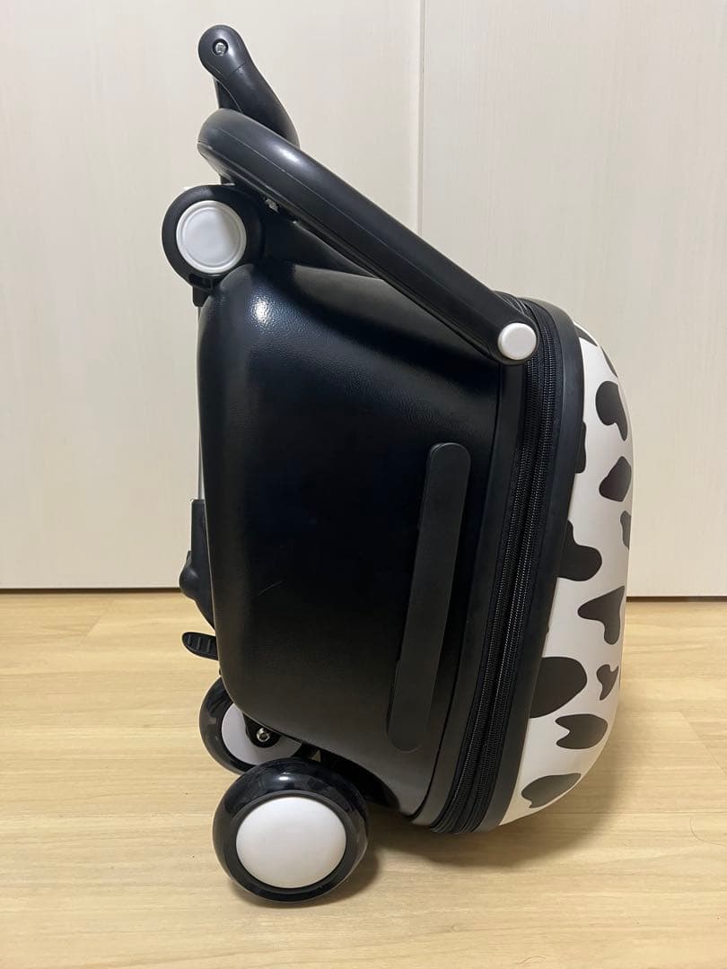 子供が乗れるキャリーケース