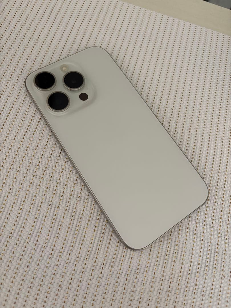 iPhone 15 Pro 128GB 白