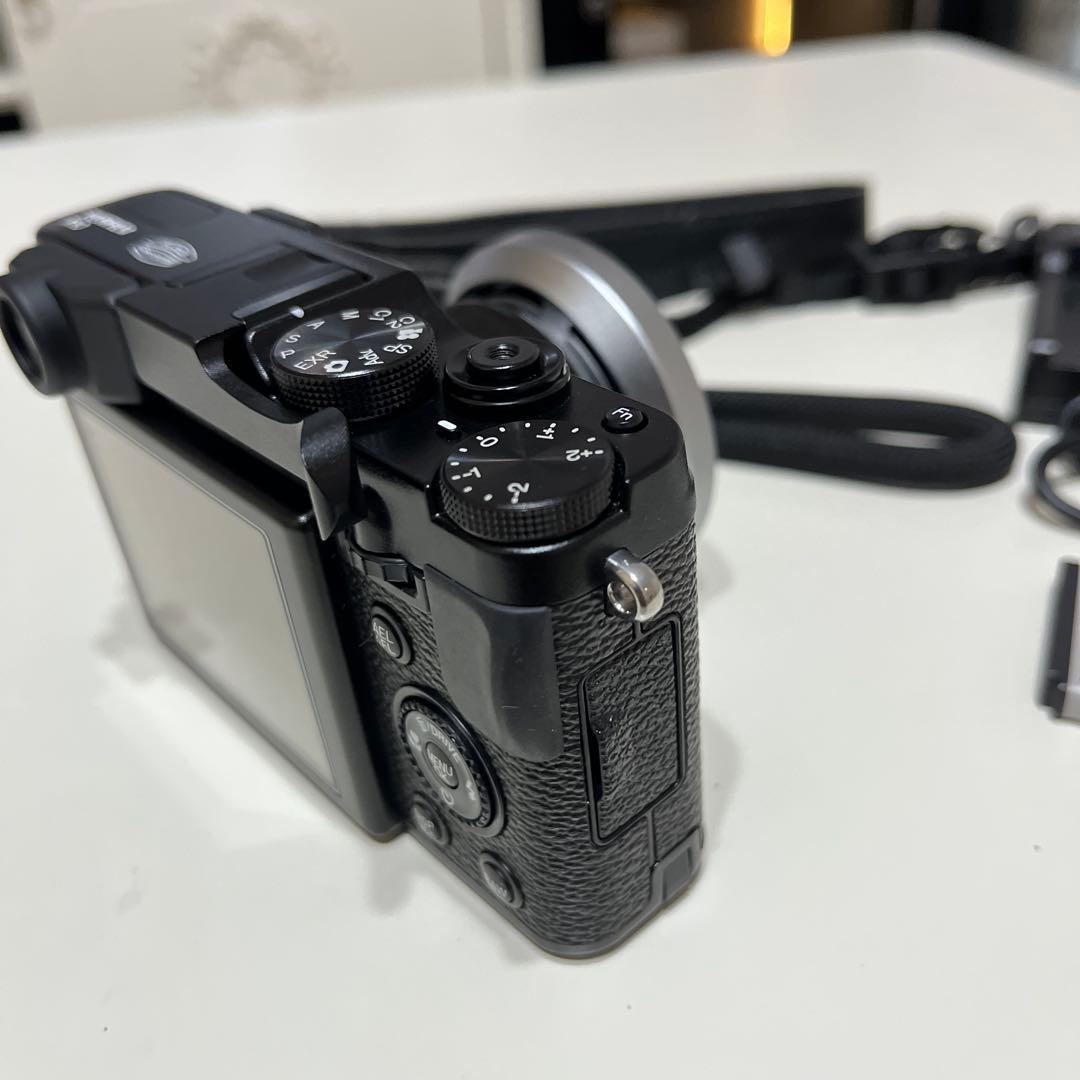 【週末限定値下】fujifilm x10 富士フイルム コンデジ