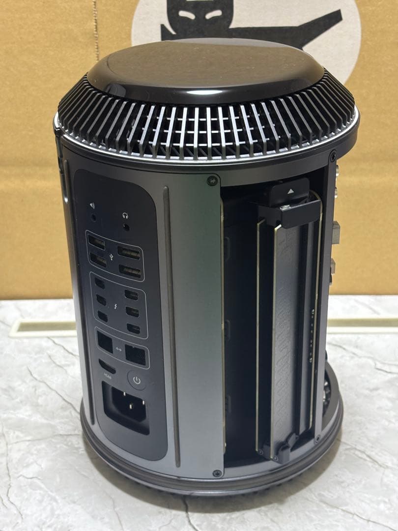 Apple Mac Pro (Late 2013) 16GB 500GB 美品