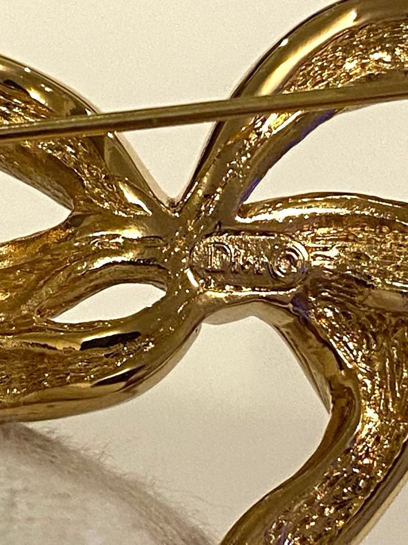 ✨正規品✨ Christian Dior ブローチ　ゴールド　ブラック　リボン型