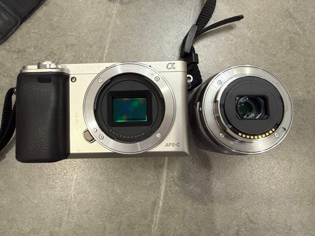 SONY α6000 ダブルズームレンズキットミラーレスカメラ(動作確認済み)