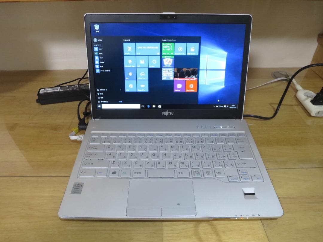 富士通　FMV　SH７５／T　i５　Windows１０美品