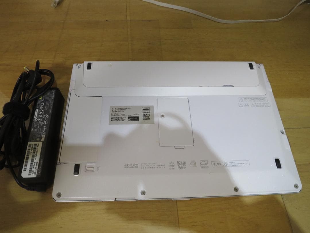 富士通　FMV　SH７５／T　i５　Windows１０美品
