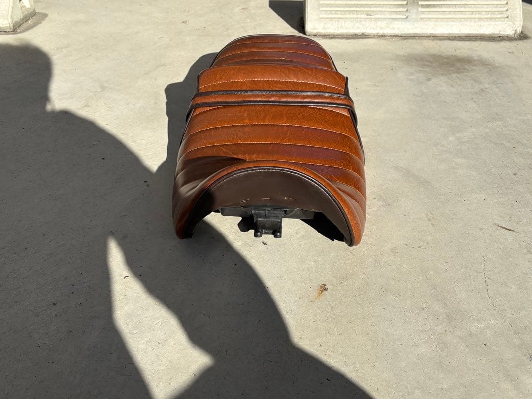 NC39 NC42 鋲打ち 茶ツートン タックロールシートCB400SF