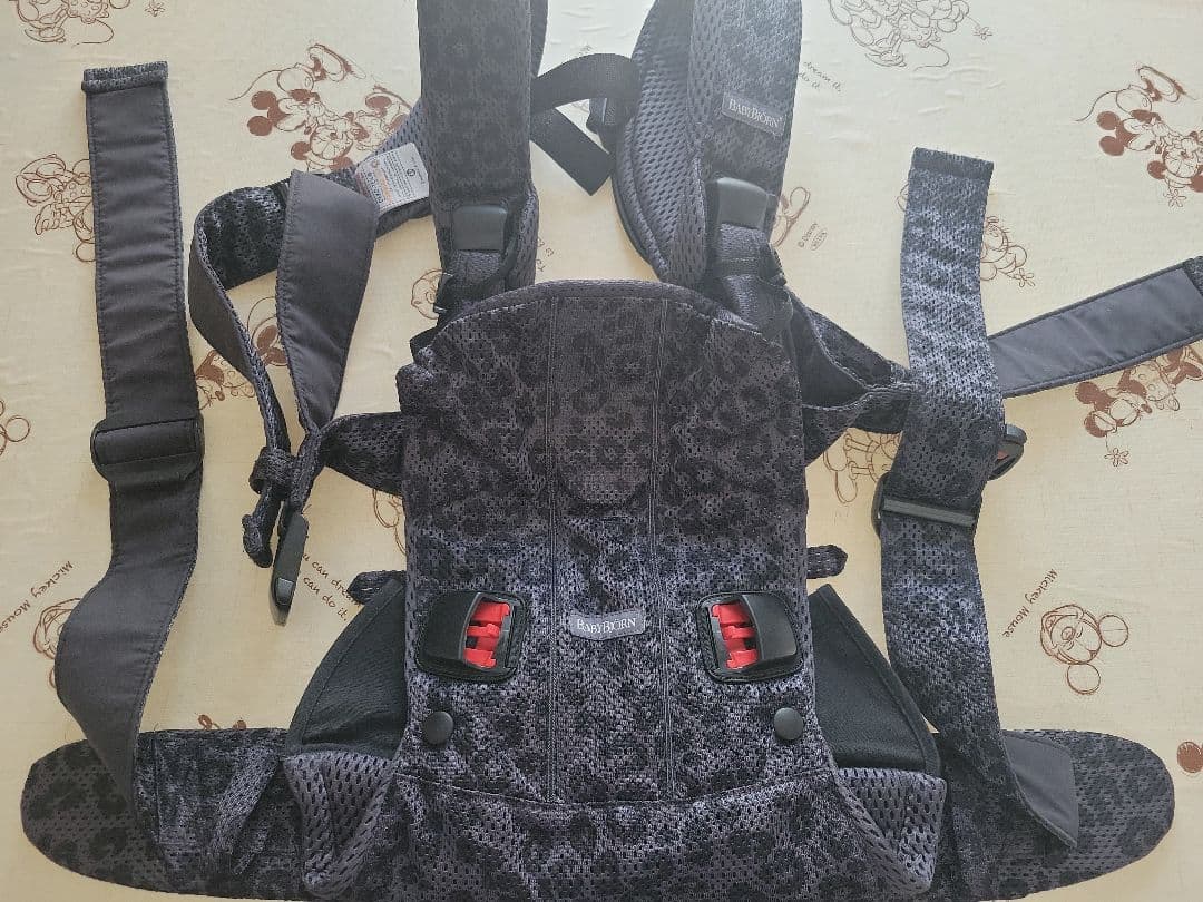 BABYBJÖRN 抱っこ紐 黒 メッシュ