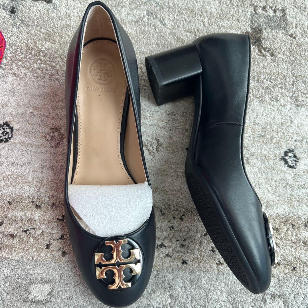 【美品】TORY BURCH レザーパンプス 黒×ゴールド サイズ7（24cm）