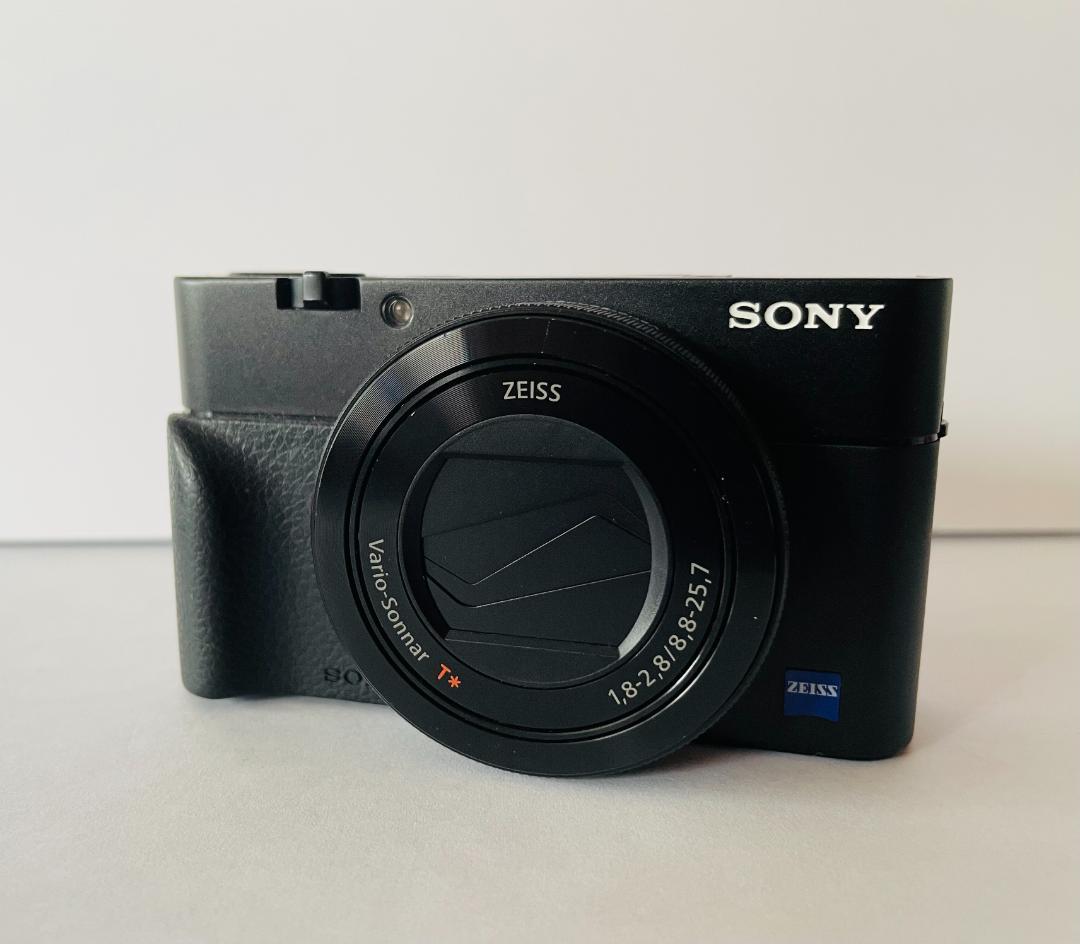 SONY RX100 M5A コンパクトデジタルカメラ（チャージャーキット付）
