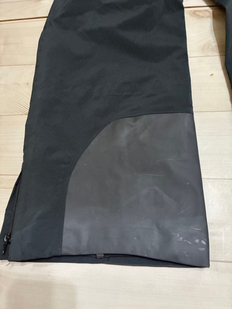 美品バートンAK457 GORE-TEX PRO ビブパンツ　Sサイズ
