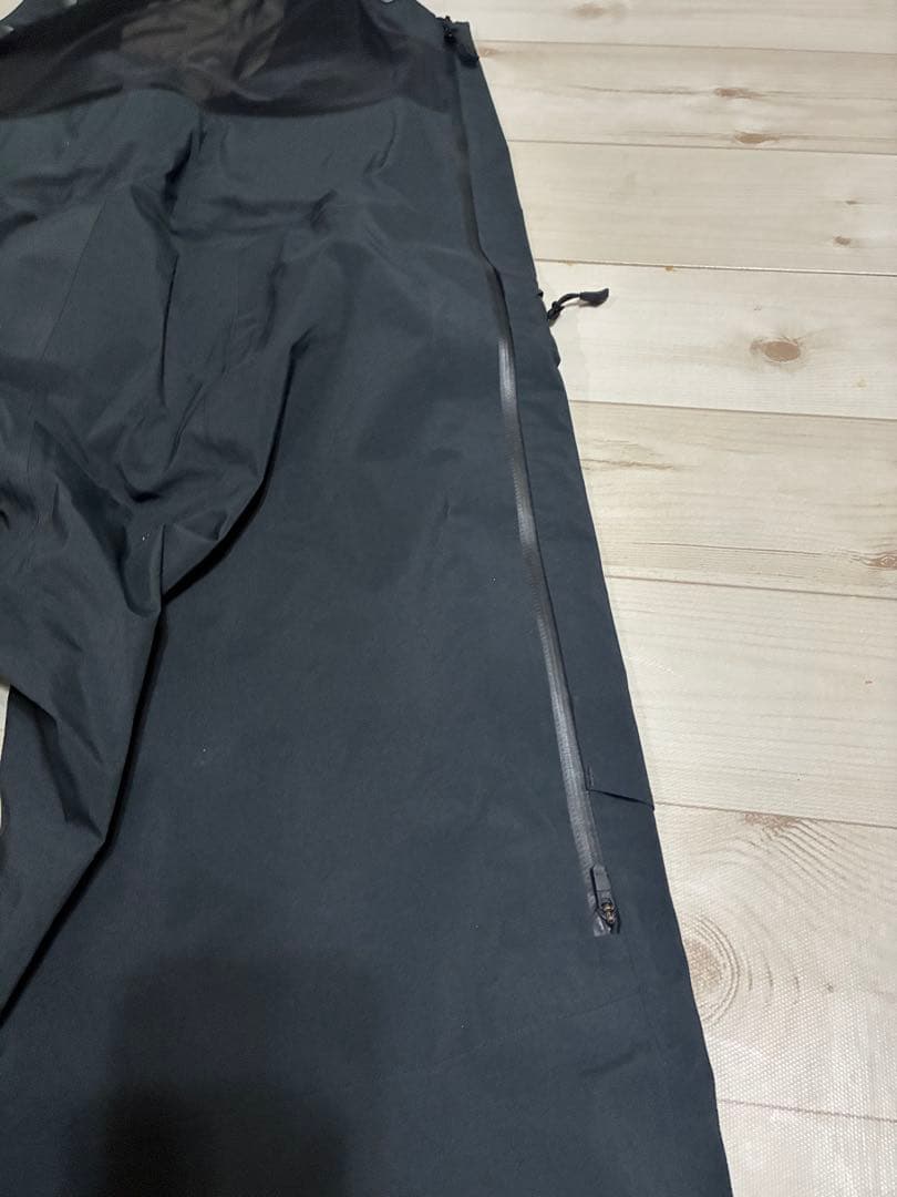 美品バートンAK457 GORE-TEX PRO ビブパンツ　Sサイズ