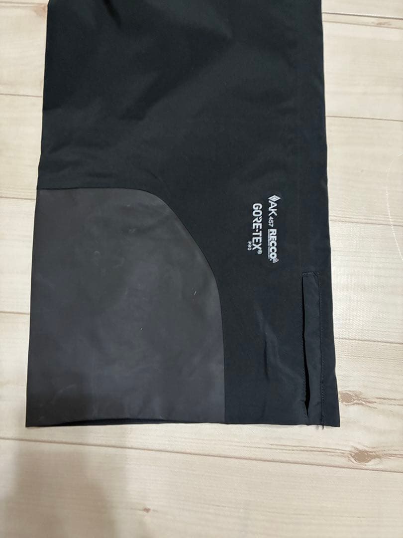 美品バートンAK457 GORE-TEX PRO ビブパンツ　Sサイズ