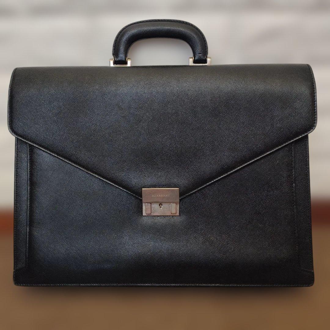 BURBERRY バーバリービジネスバッグ 鍵付きブラック