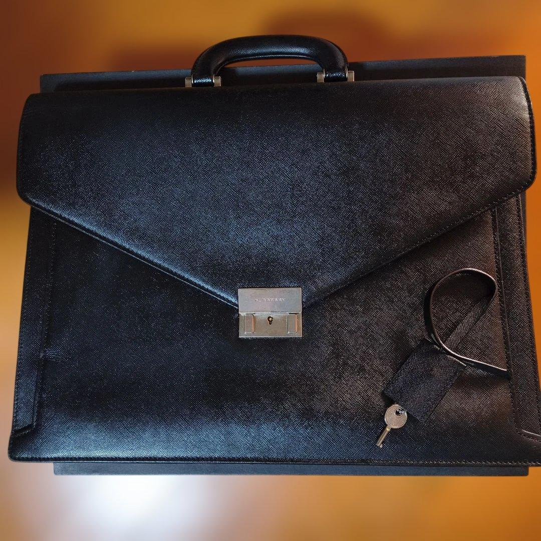 BURBERRY バーバリービジネスバッグ 鍵付きブラック