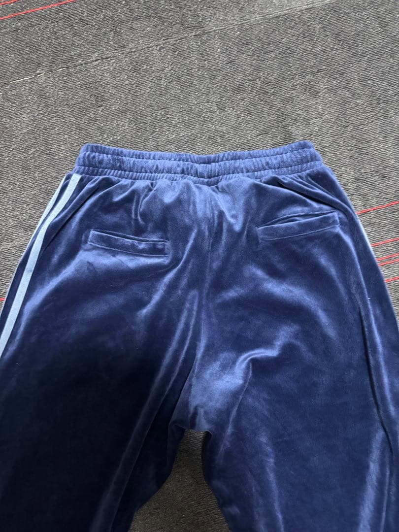 adidas ベッケンバウアー　トラックパンツ ベロア