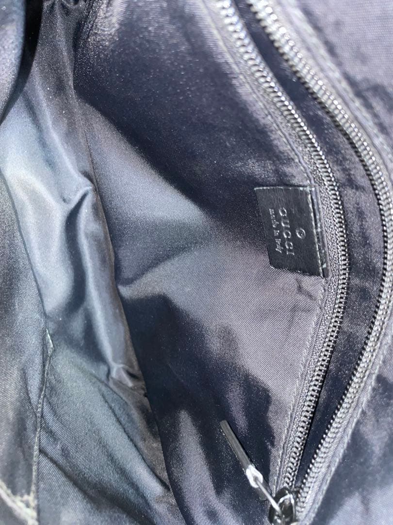 グッチ　メッセンジャーバック