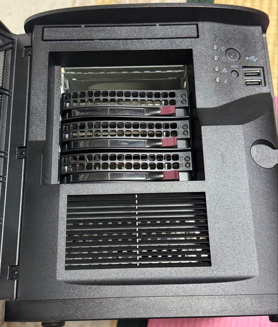 Data server Xeon E3-1220V6 8GB 250W電源付き