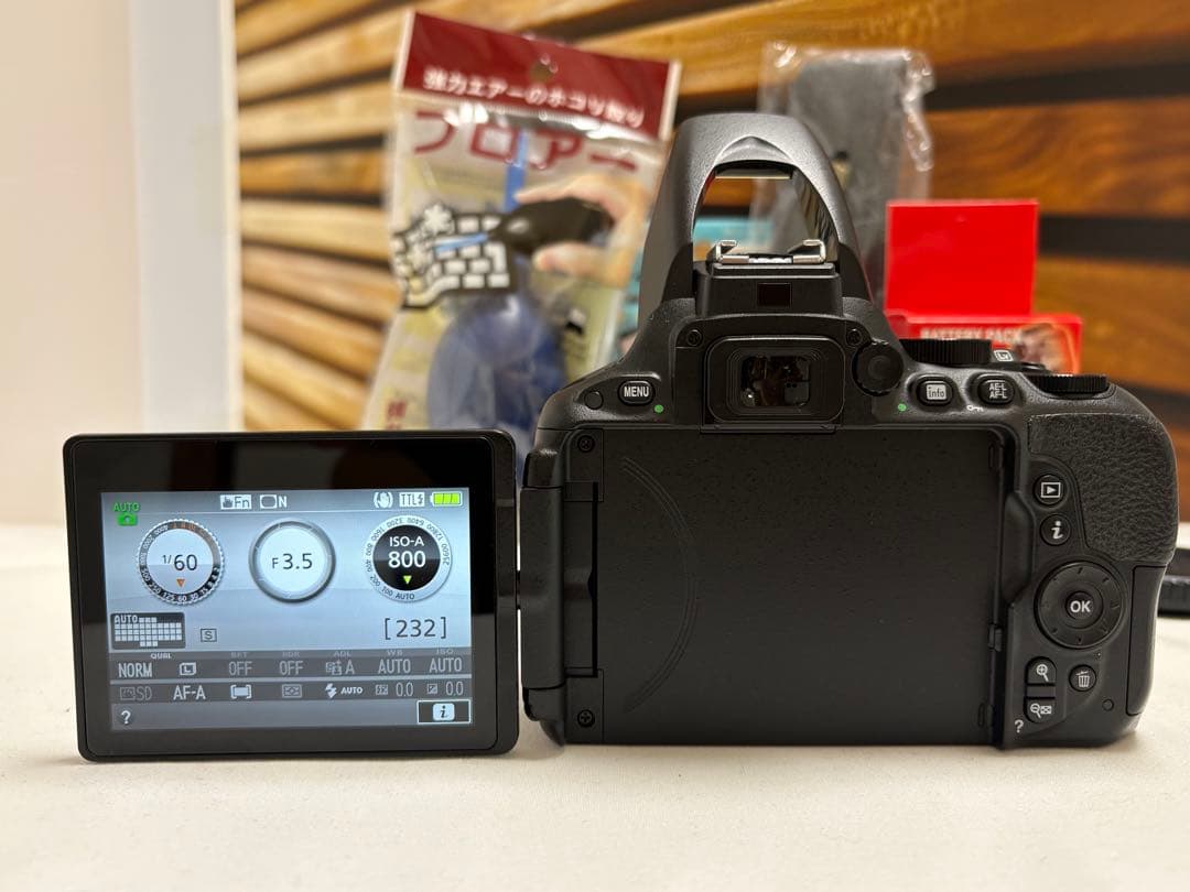 【人気機種】Nikon D5500 バリアングル液晶 タッチパネル Wi-Fi