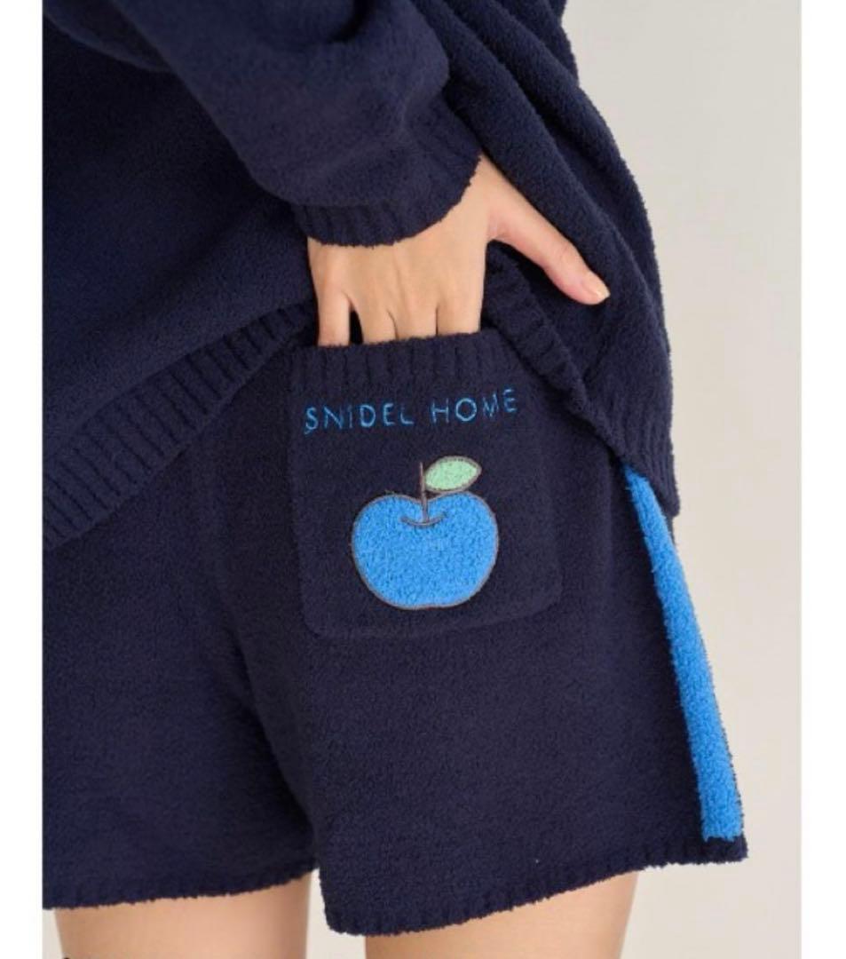 スナイデルホームHELLO KITTY ニットカーディガン　ニットショートパンツ