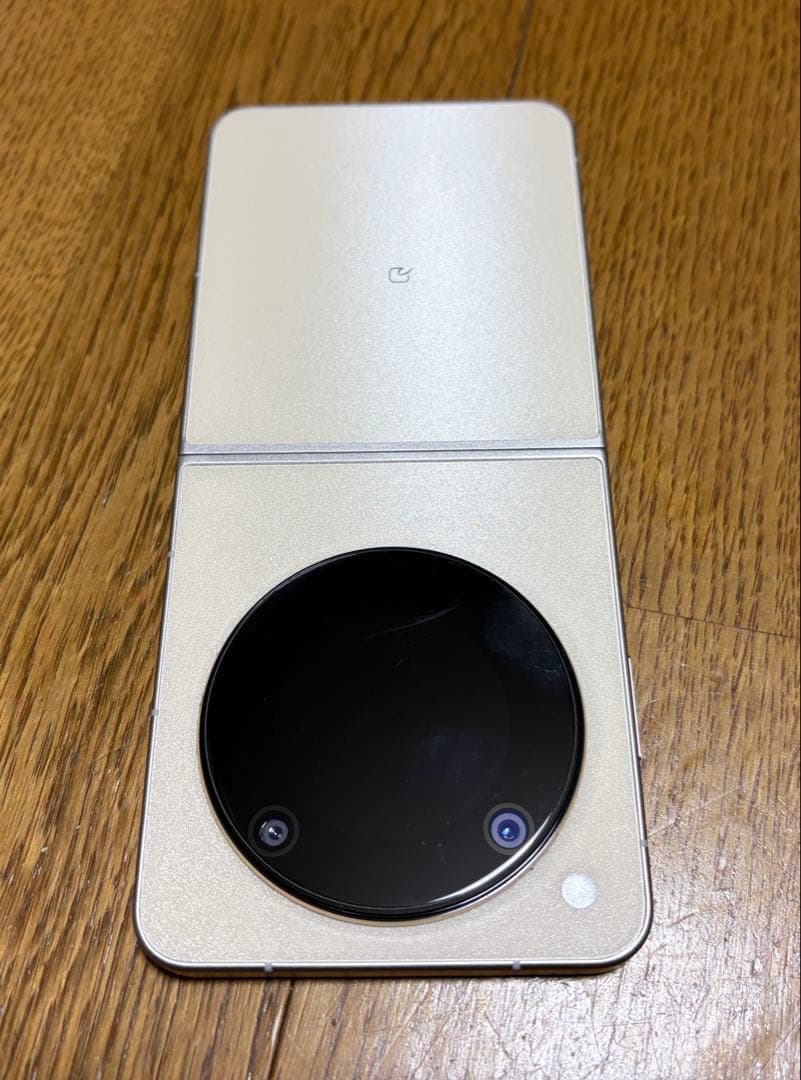 Libero Flip スマートフォン 128gb ゴールド ヒンジ欠けあり