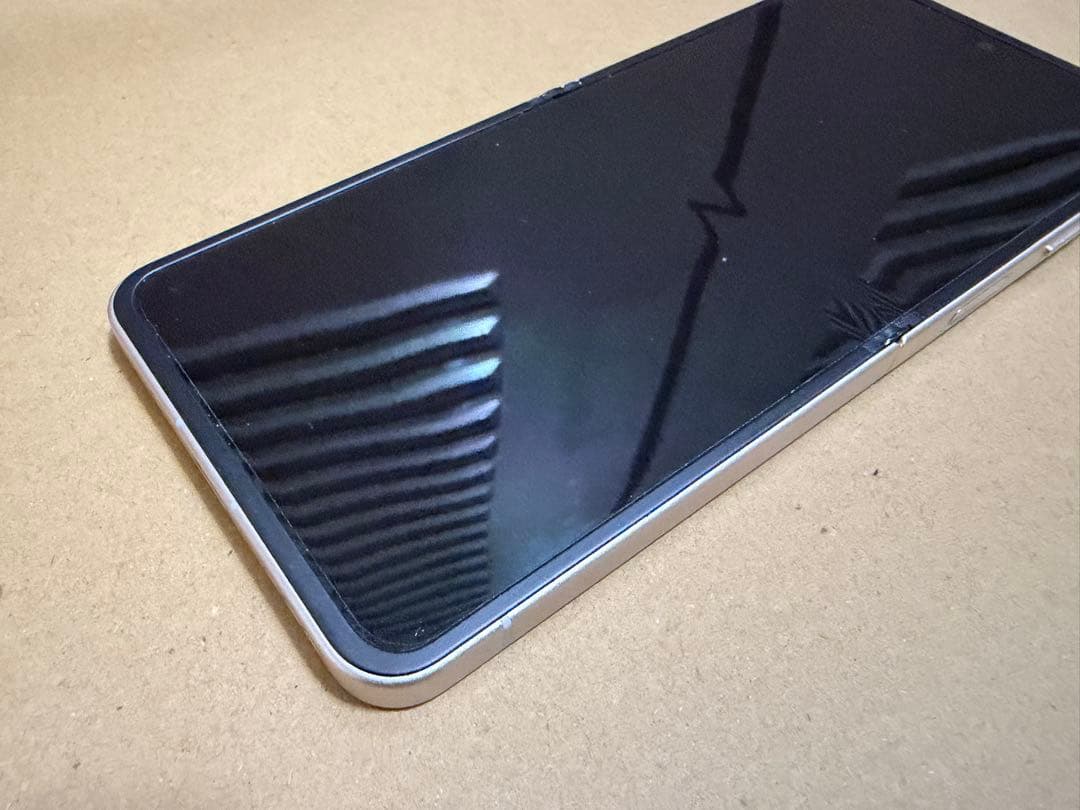 Libero Flip スマートフォン 128gb ゴールド ヒンジ欠けあり