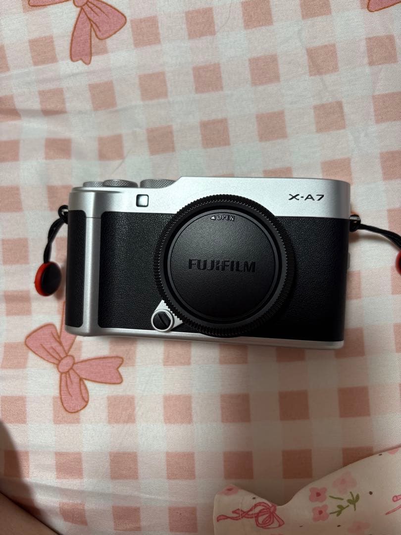 Fujifilm X-A7 ミラーレスカメラ 15-45mmレンズ付き